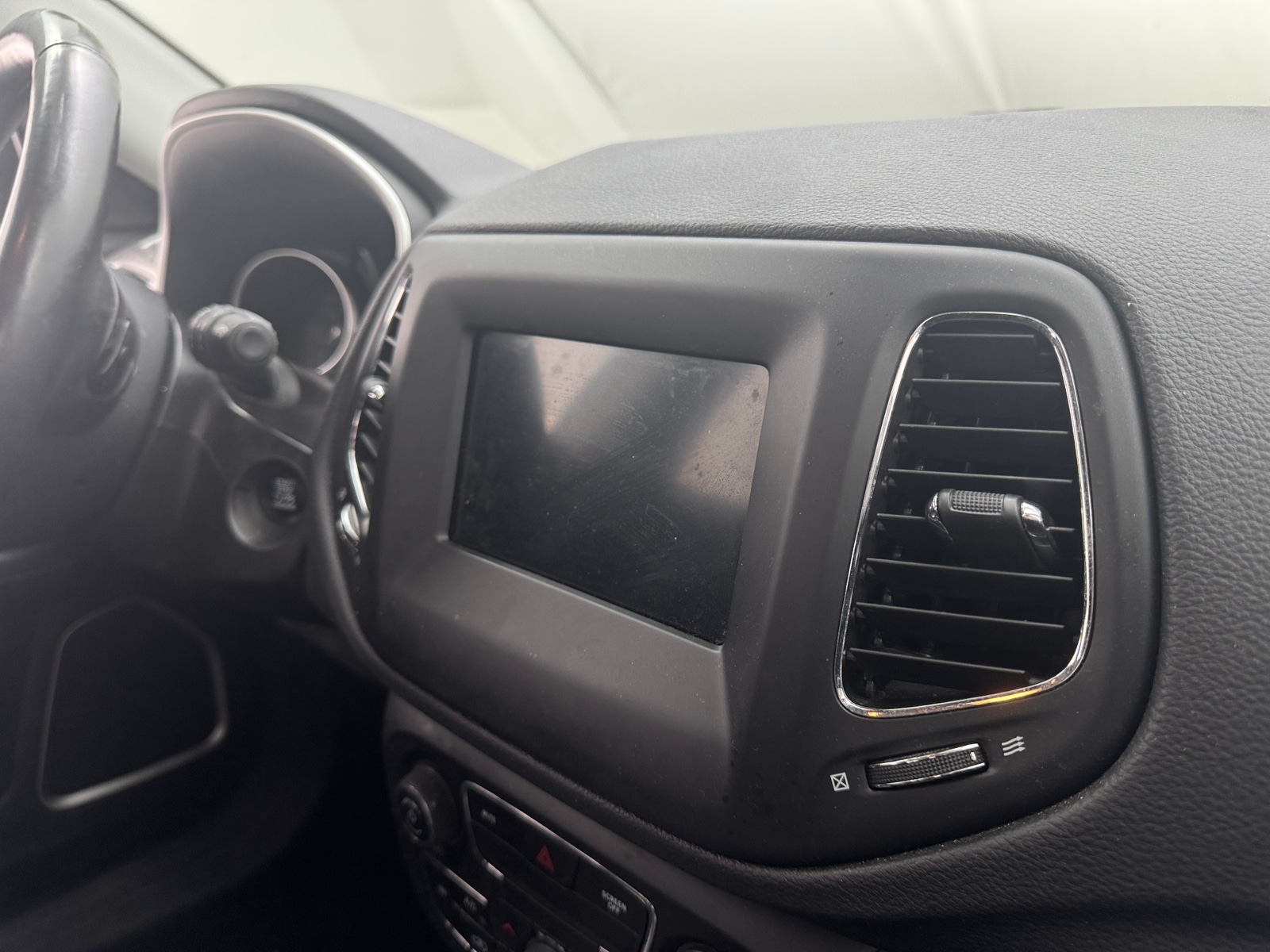 Thumbnail: 2018 Jeep Compass - 3