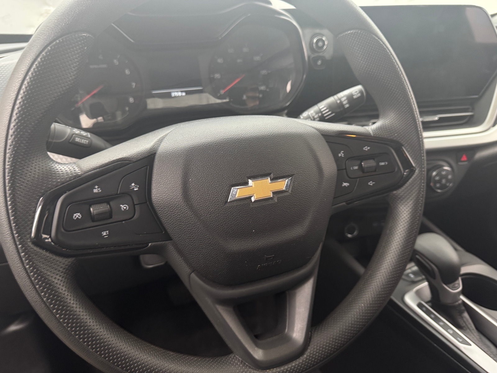 Thumbnail: 2025 Chevrolet Trax - 5