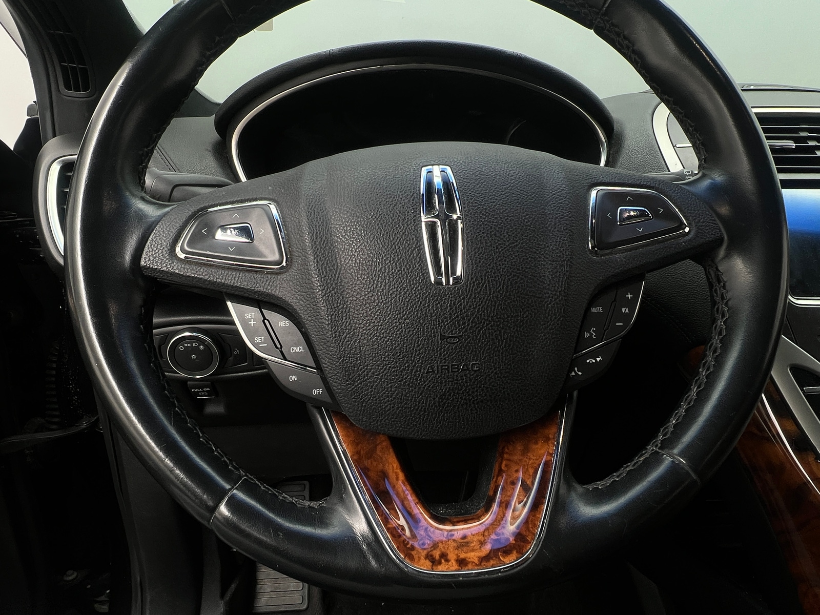 Thumbnail: 2016 Lincoln MKX - 4