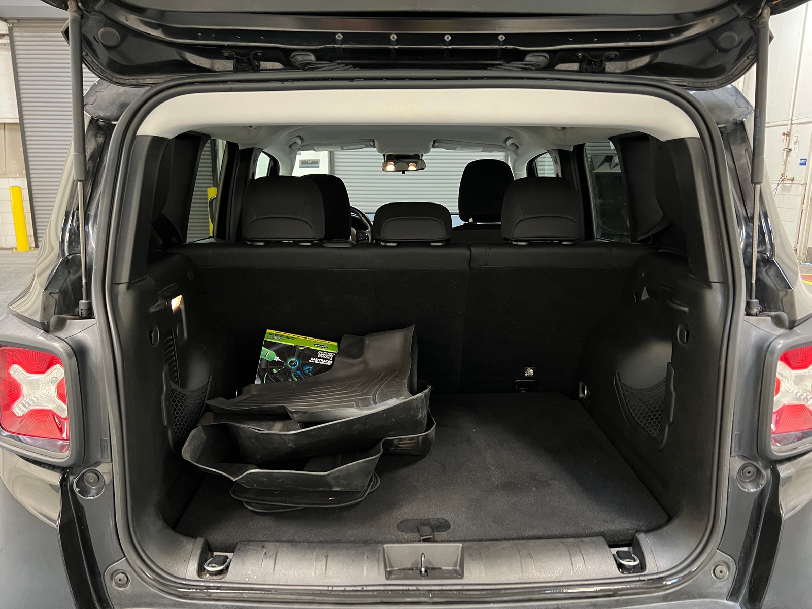 Thumbnail: 2018 Jeep Renegade - 7