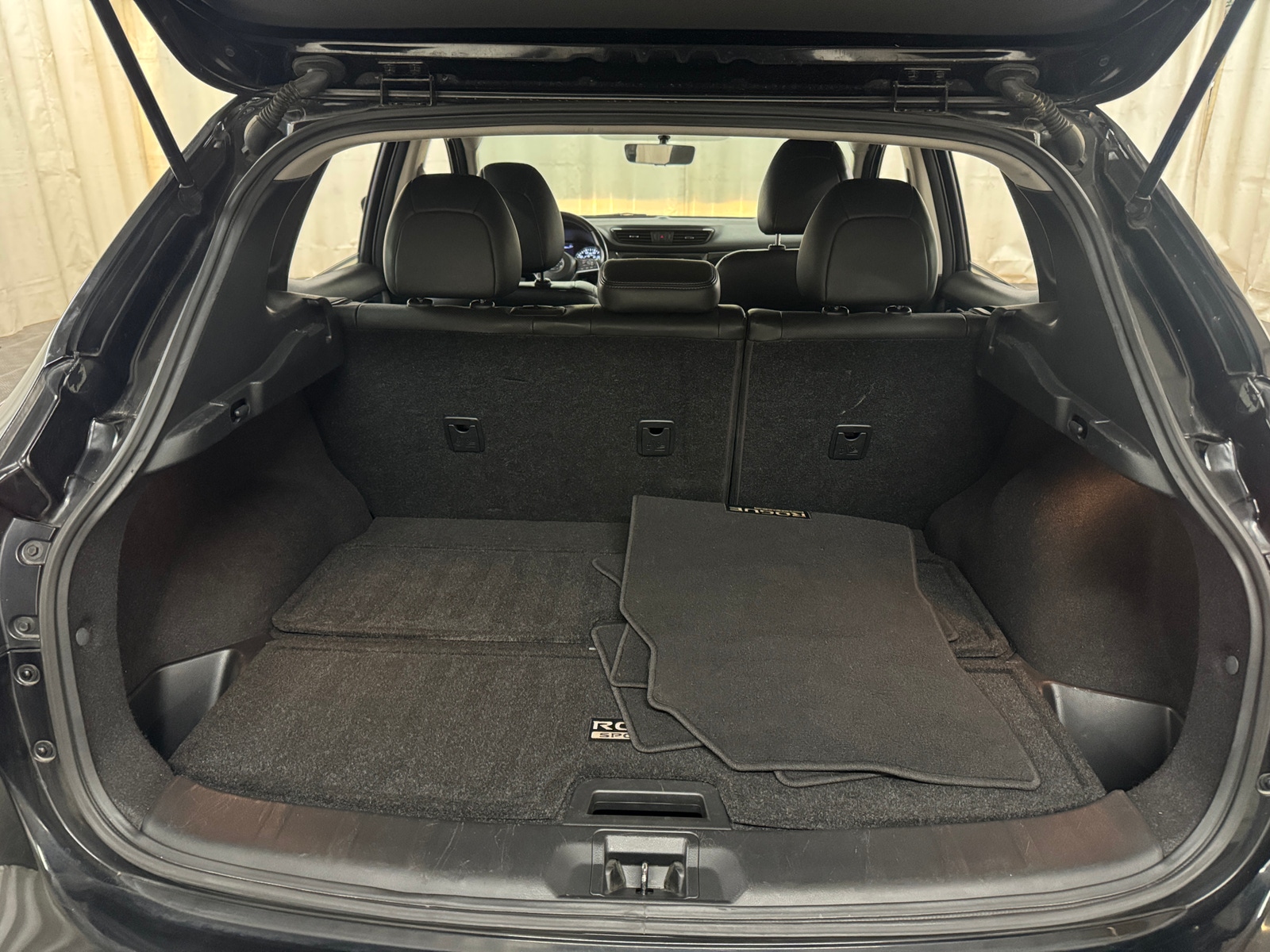 Thumbnail: 2018 Nissan Rogue Sport - 6