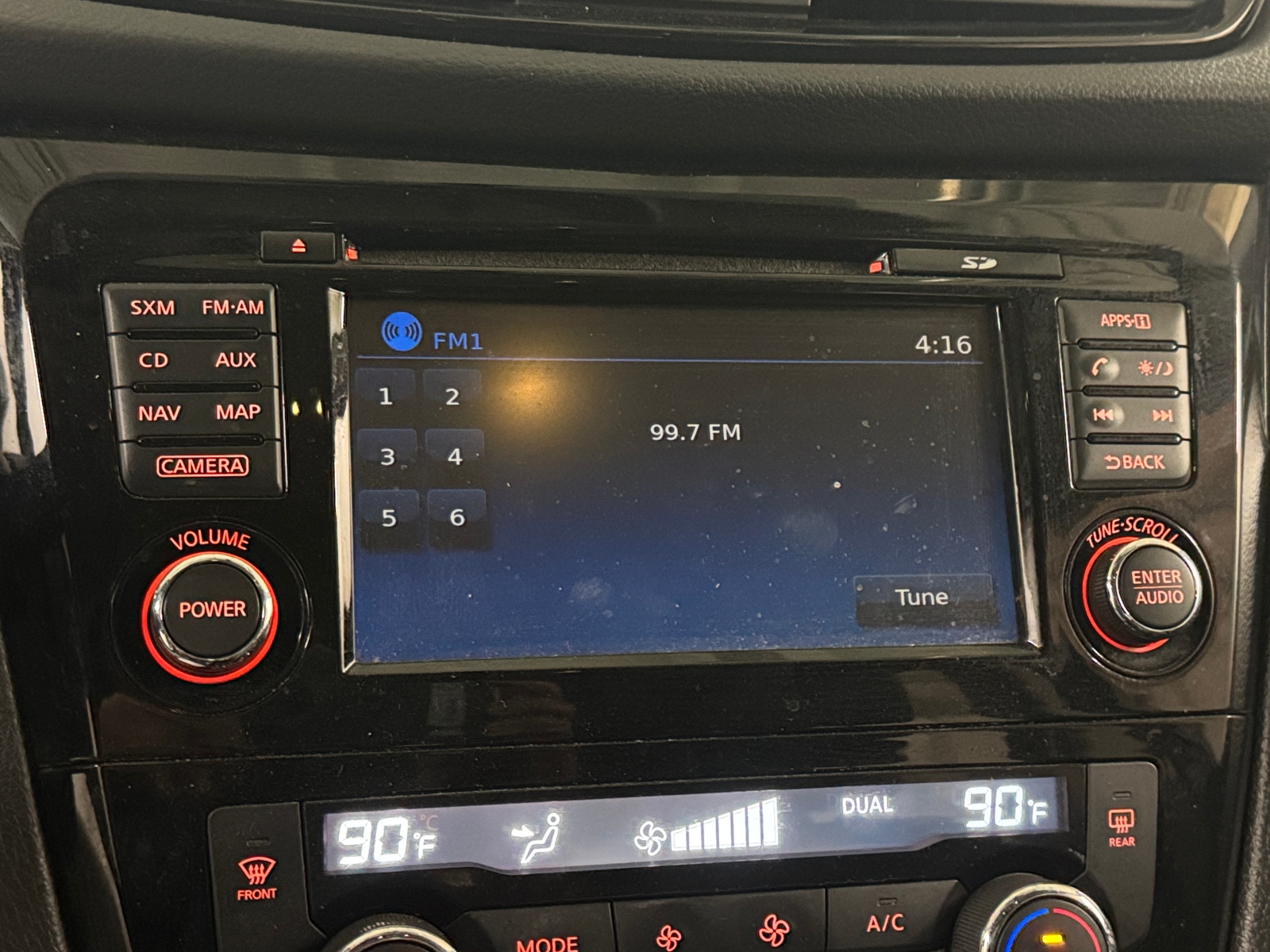 Thumbnail: 2018 Nissan Rogue Sport - 3