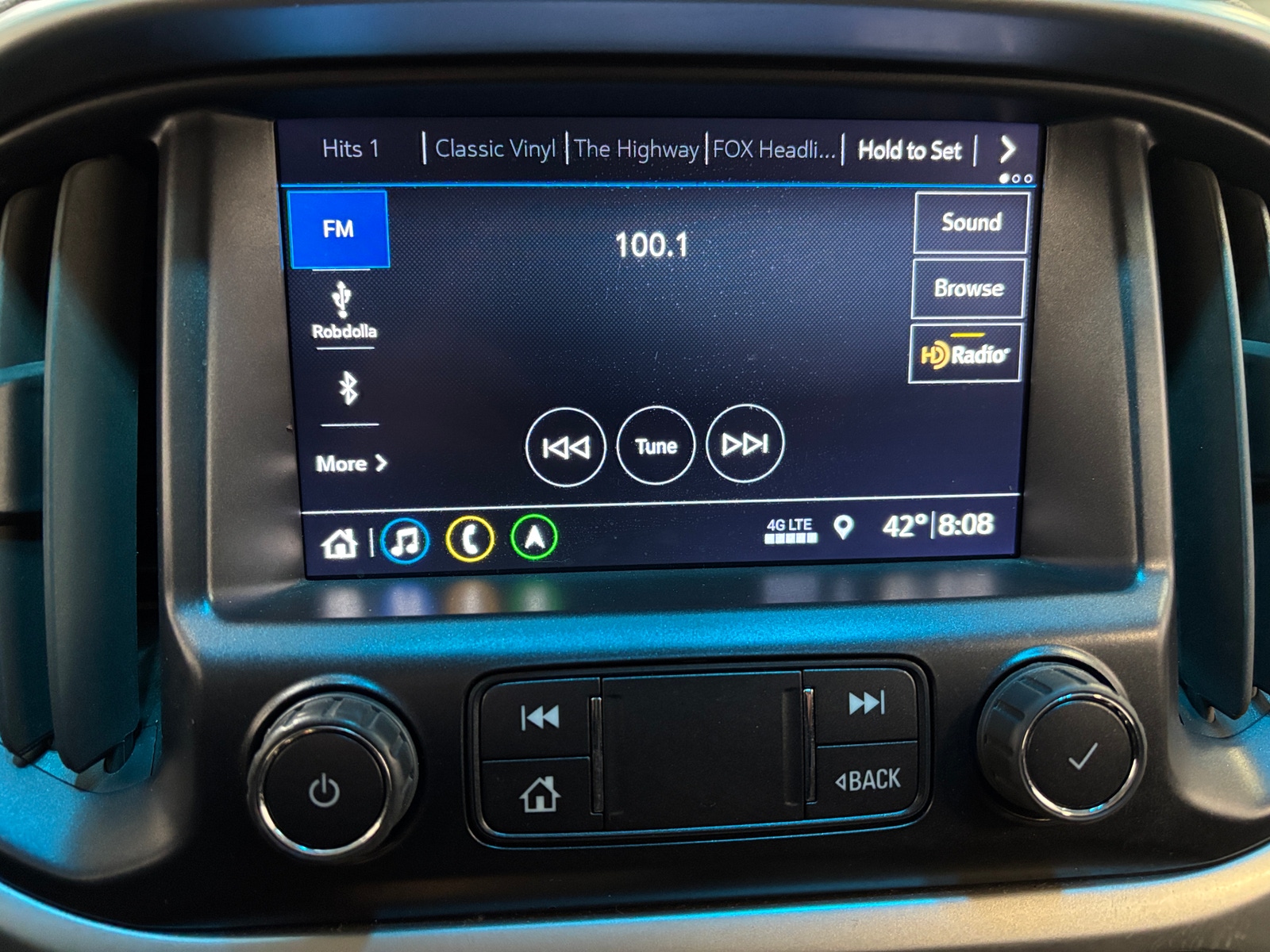 Thumbnail: 2022 Chevrolet Colorado - 4