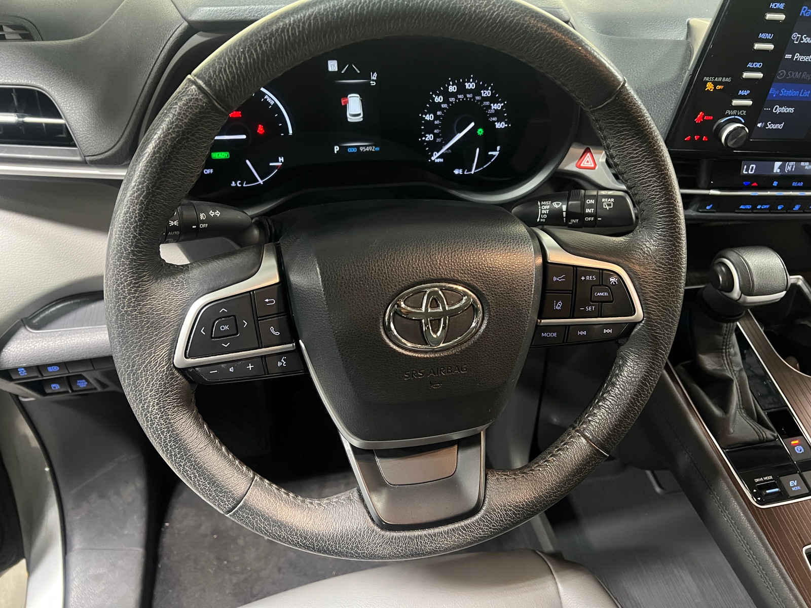 Thumbnail: 2022 Toyota Sienna - 4