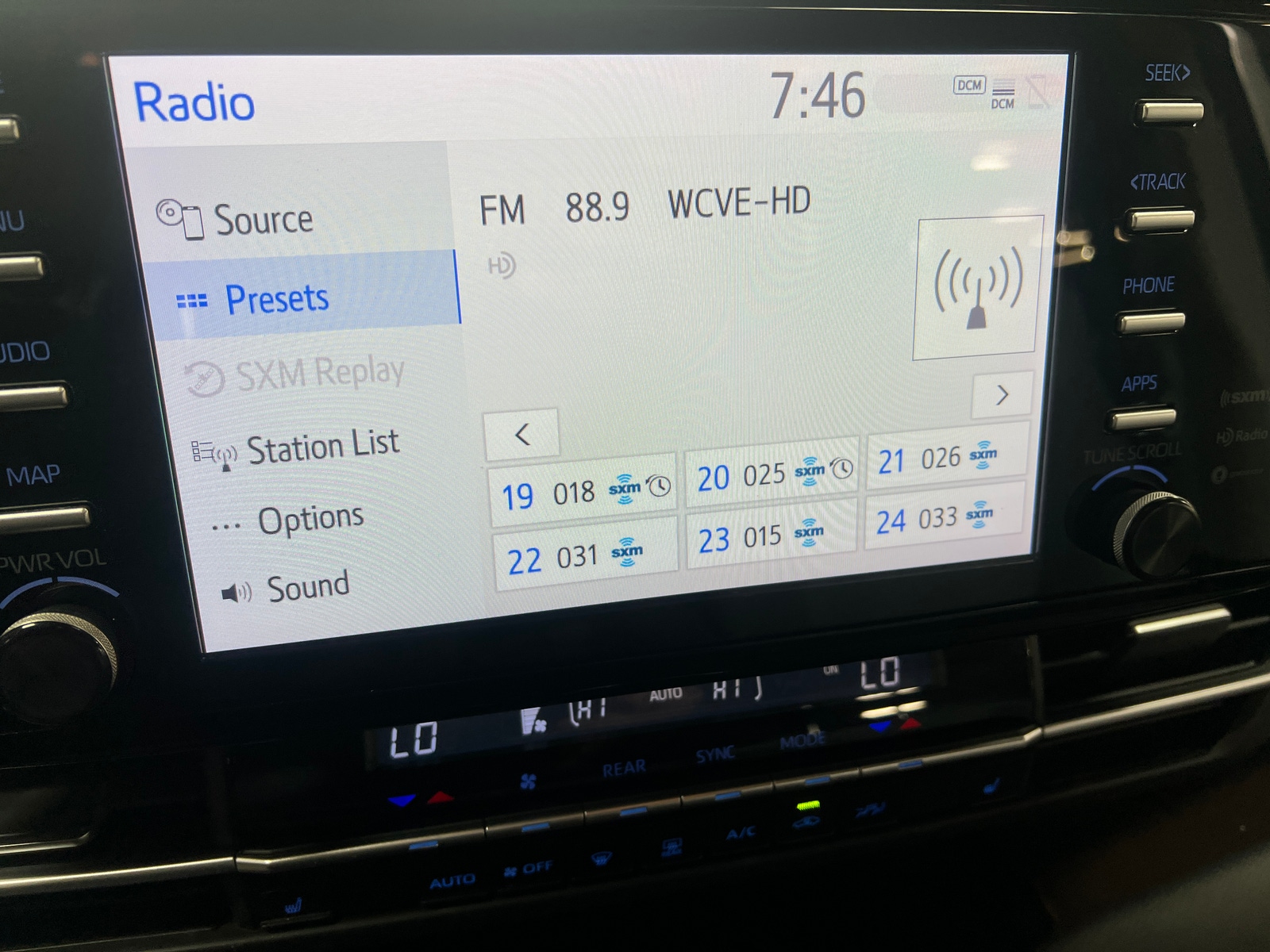 Thumbnail: 2022 Toyota Sienna - 3