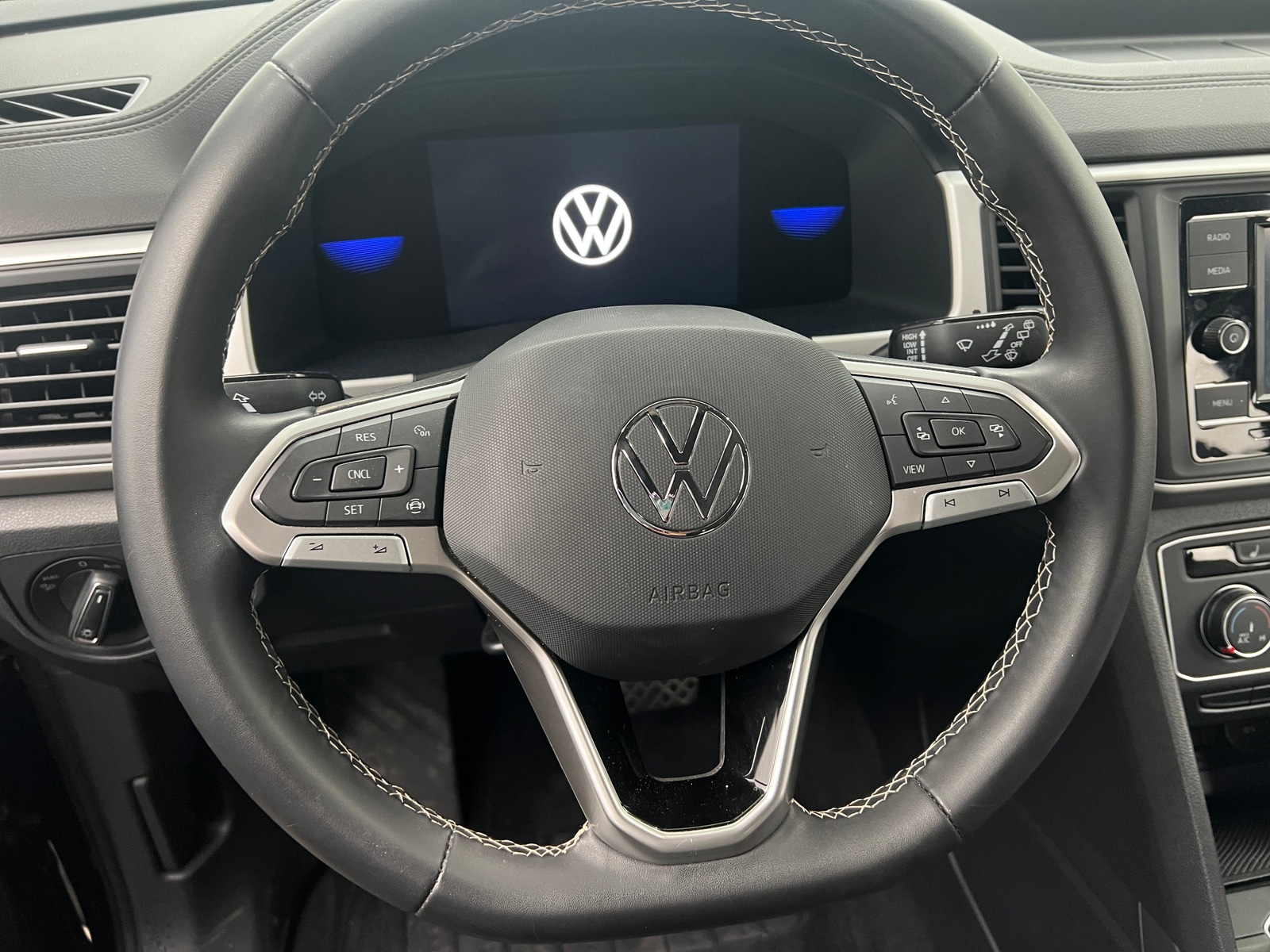 Thumbnail: 2023 Volkswagen Atlas - 4