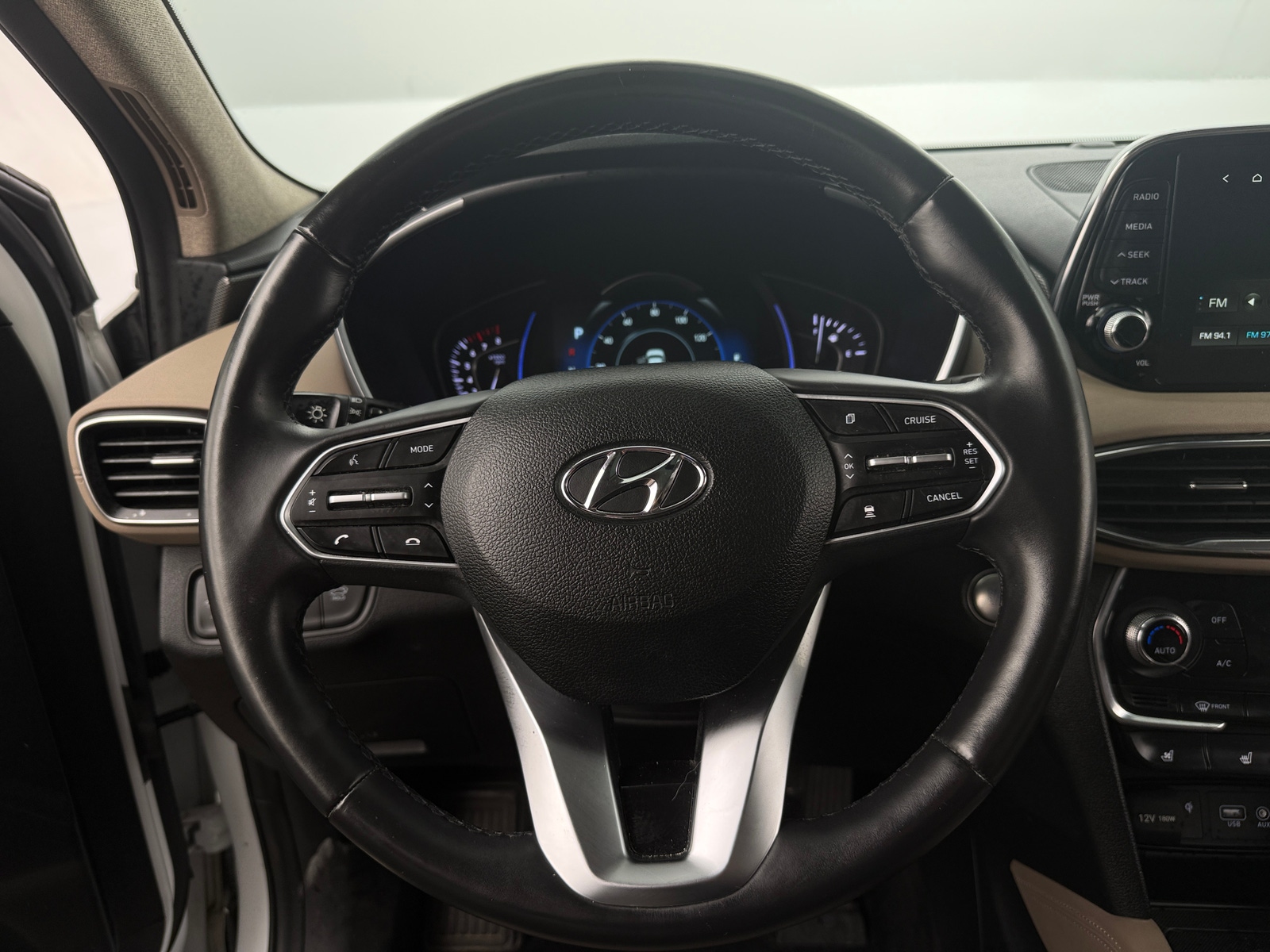 Thumbnail: 2019 Hyundai Santa Fe - 4