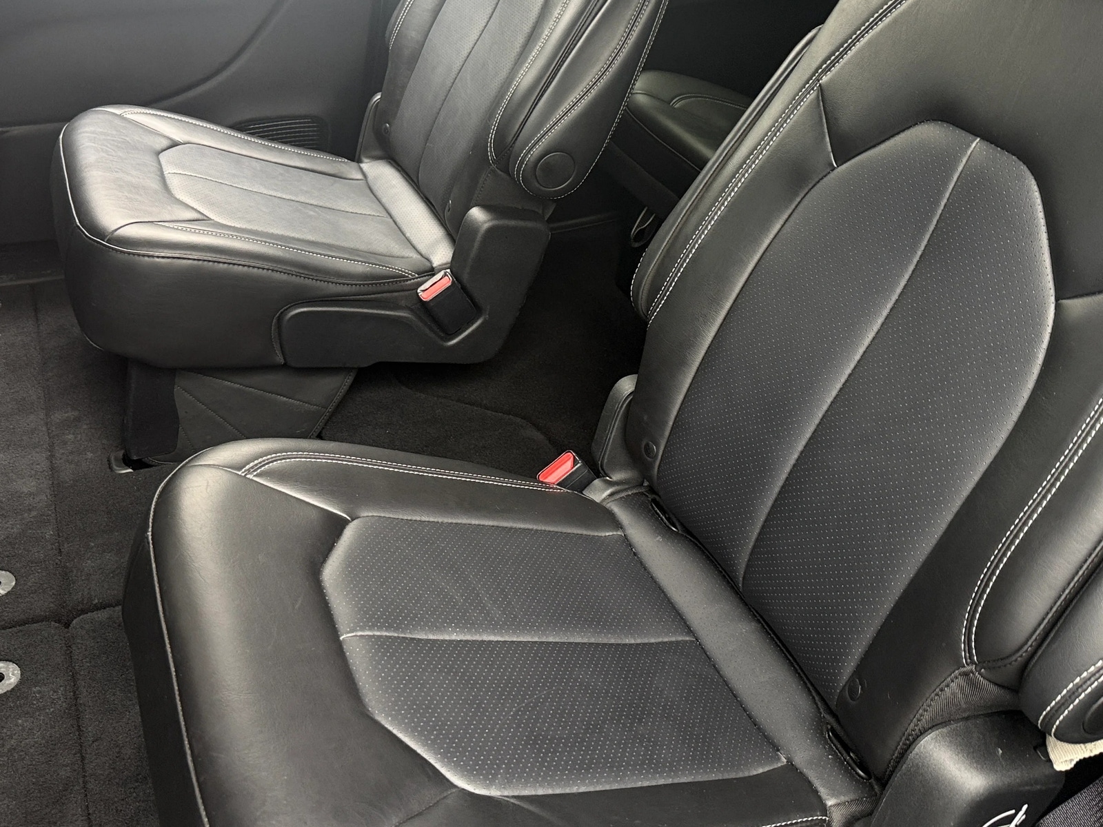 Thumbnail: 2025 Chrysler Pacifica - 5