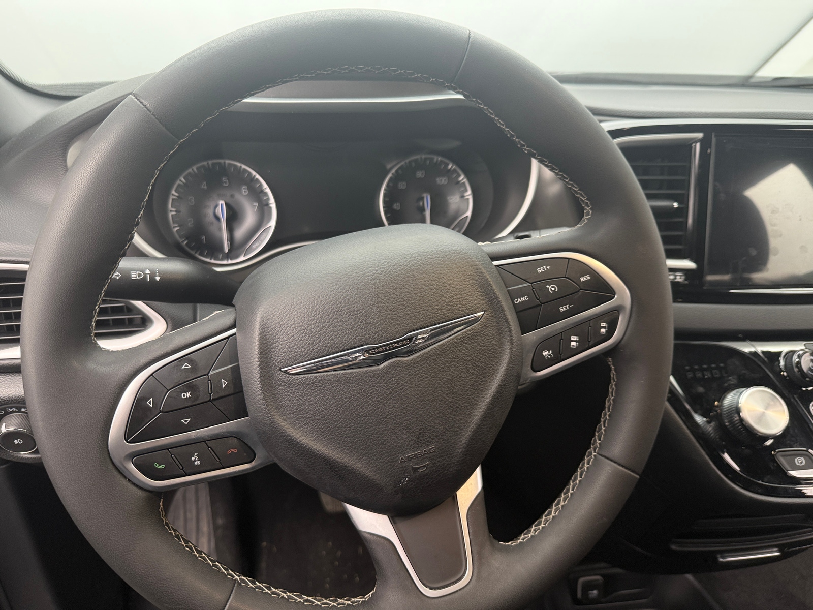 Thumbnail: 2025 Chrysler Pacifica - 4