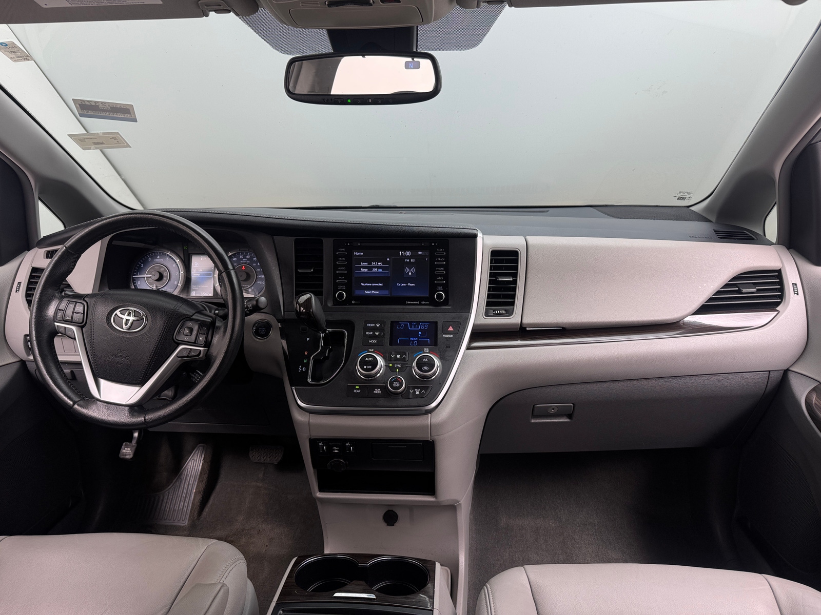 Thumbnail: 2019 Toyota Sienna - 2