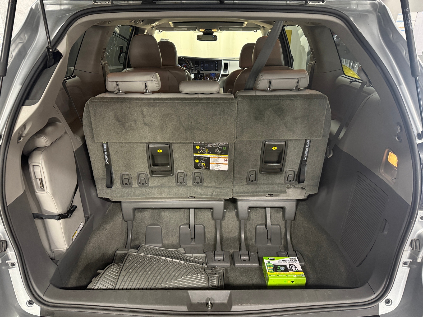 Thumbnail: 2019 Toyota Sienna - 6