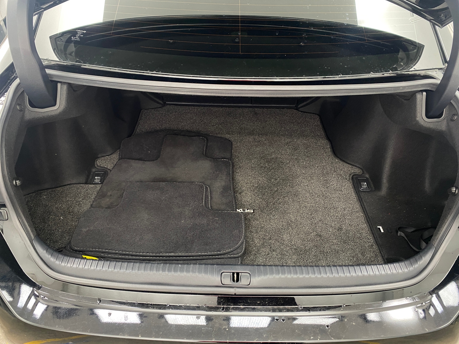 Thumbnail: 2021 Lexus RC - 4