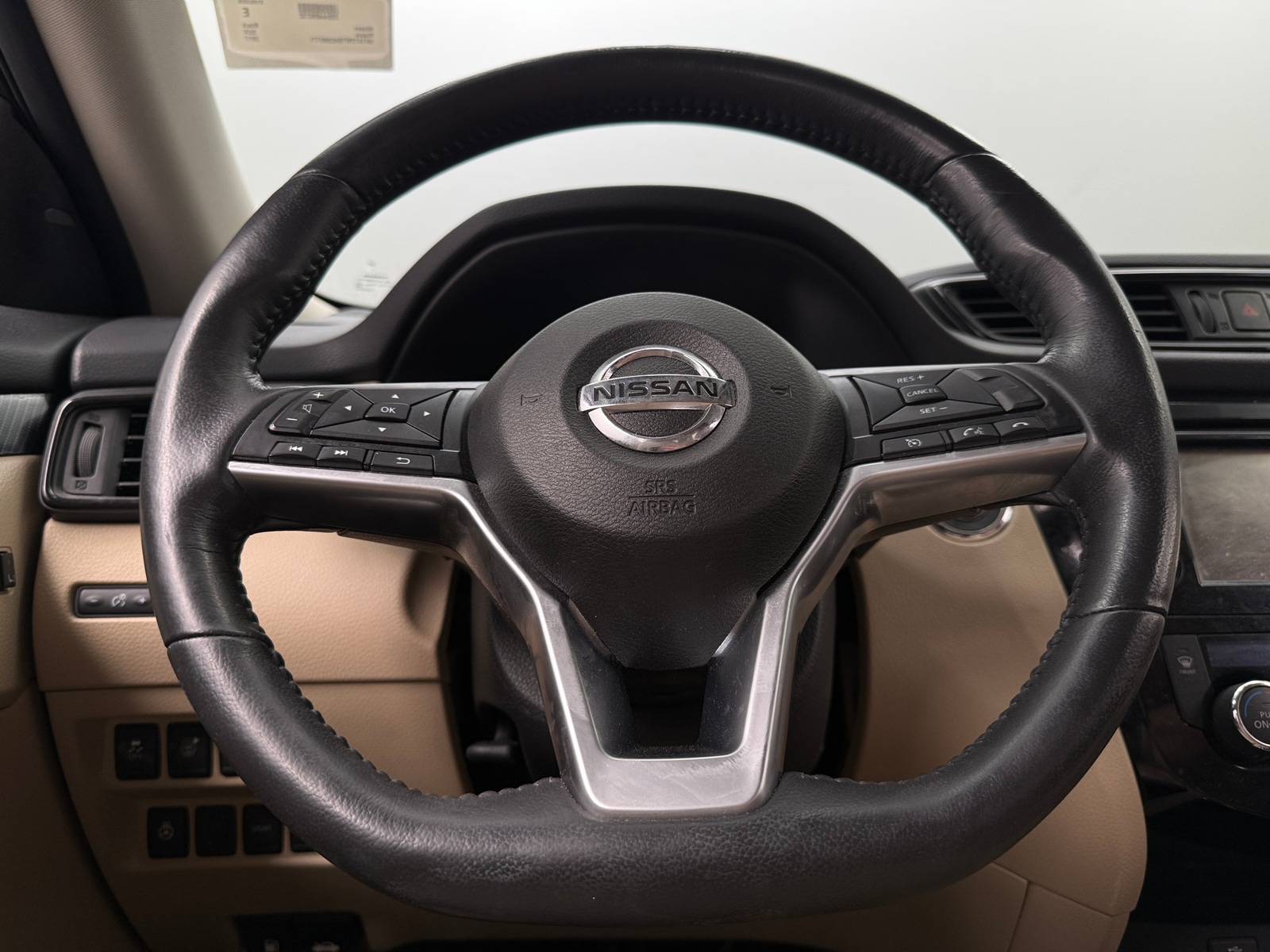 Thumbnail: 2017 Nissan Rogue - 4