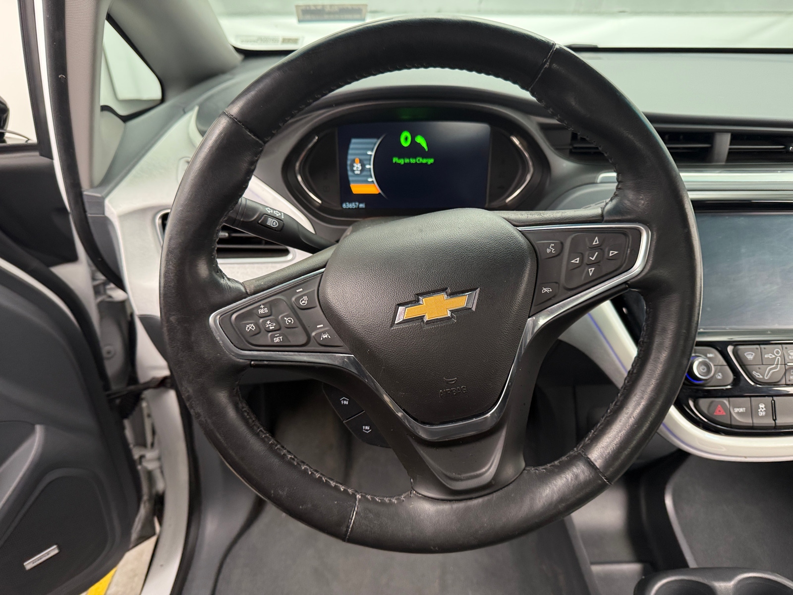 Thumbnail: 2017 Chevrolet Bolt EV - 4