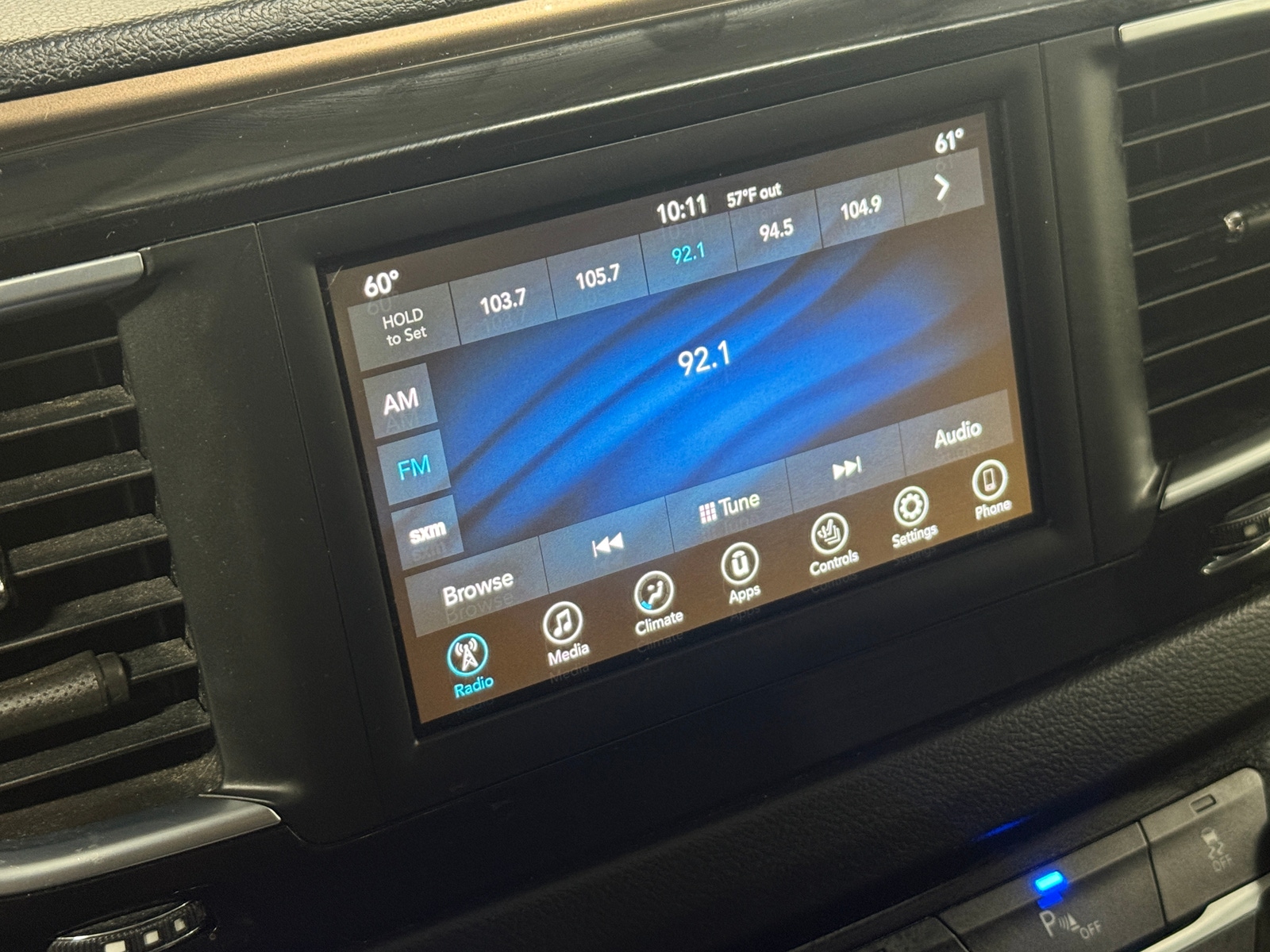 Thumbnail: 2018 Chrysler Pacifica - 3