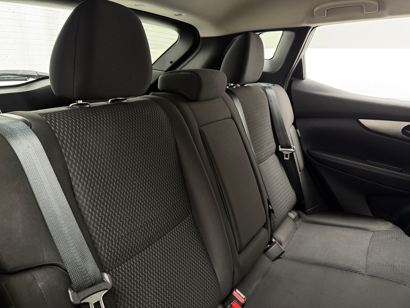 Thumbnail: 2021 Nissan Rogue Sport - 6