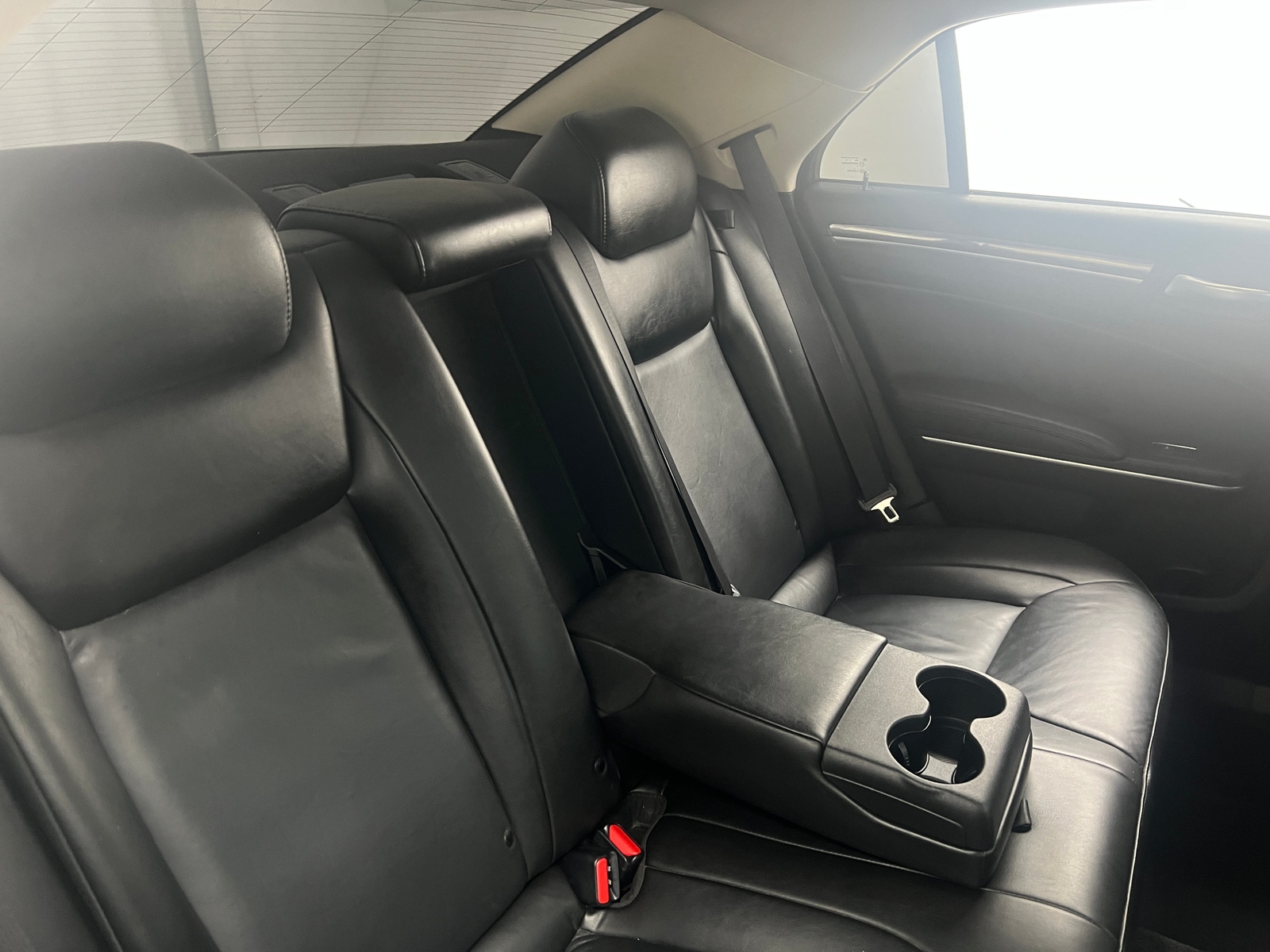 Thumbnail: 2022 Chrysler 300 - 5