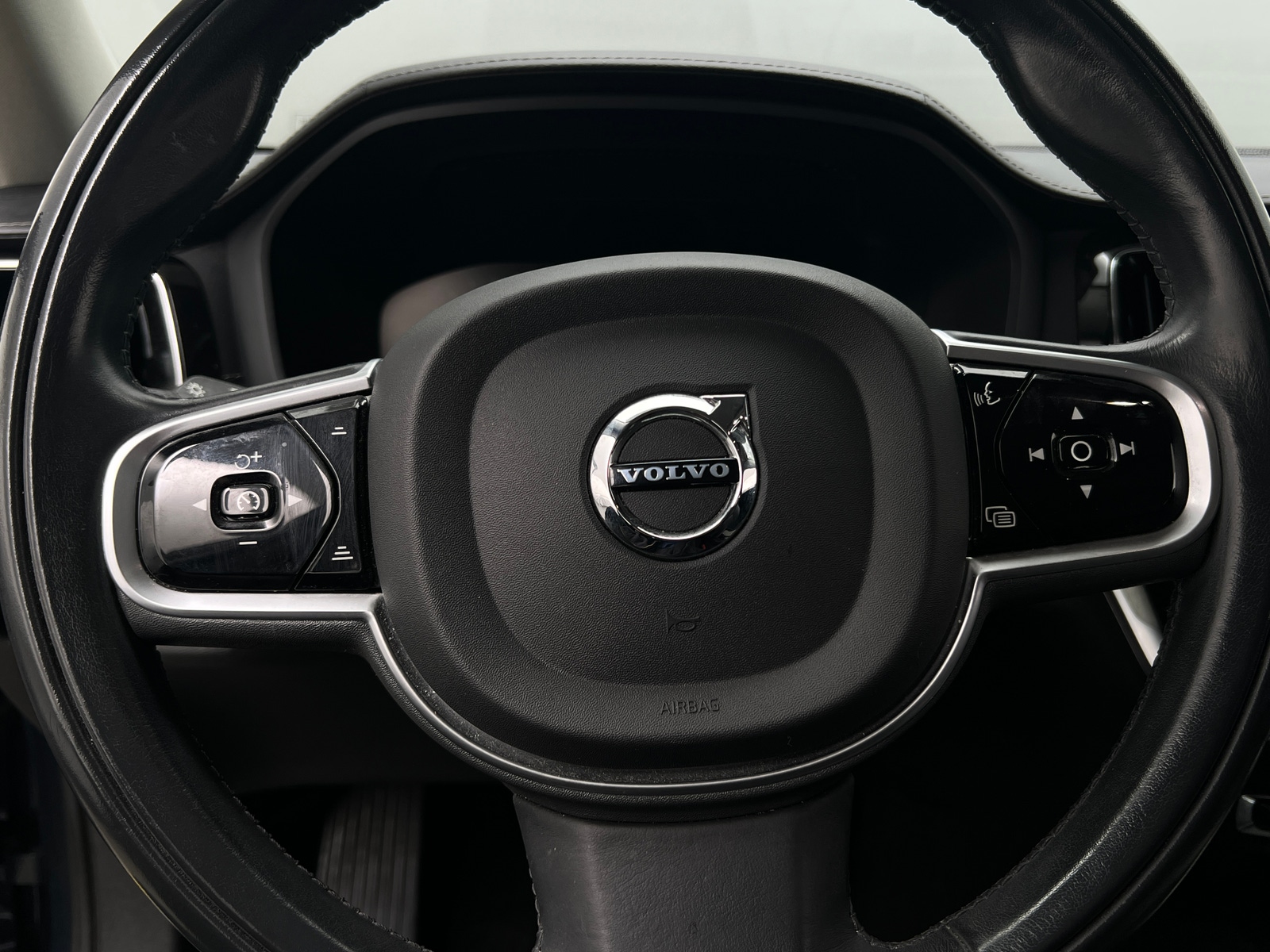 Thumbnail: 2019 Volvo S60 - 4