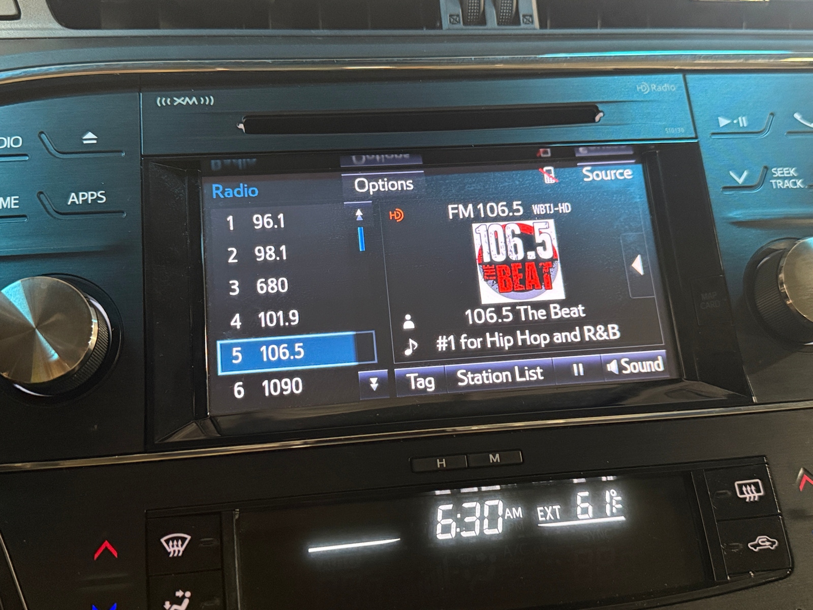 Thumbnail: 2017 Toyota Avalon - 3