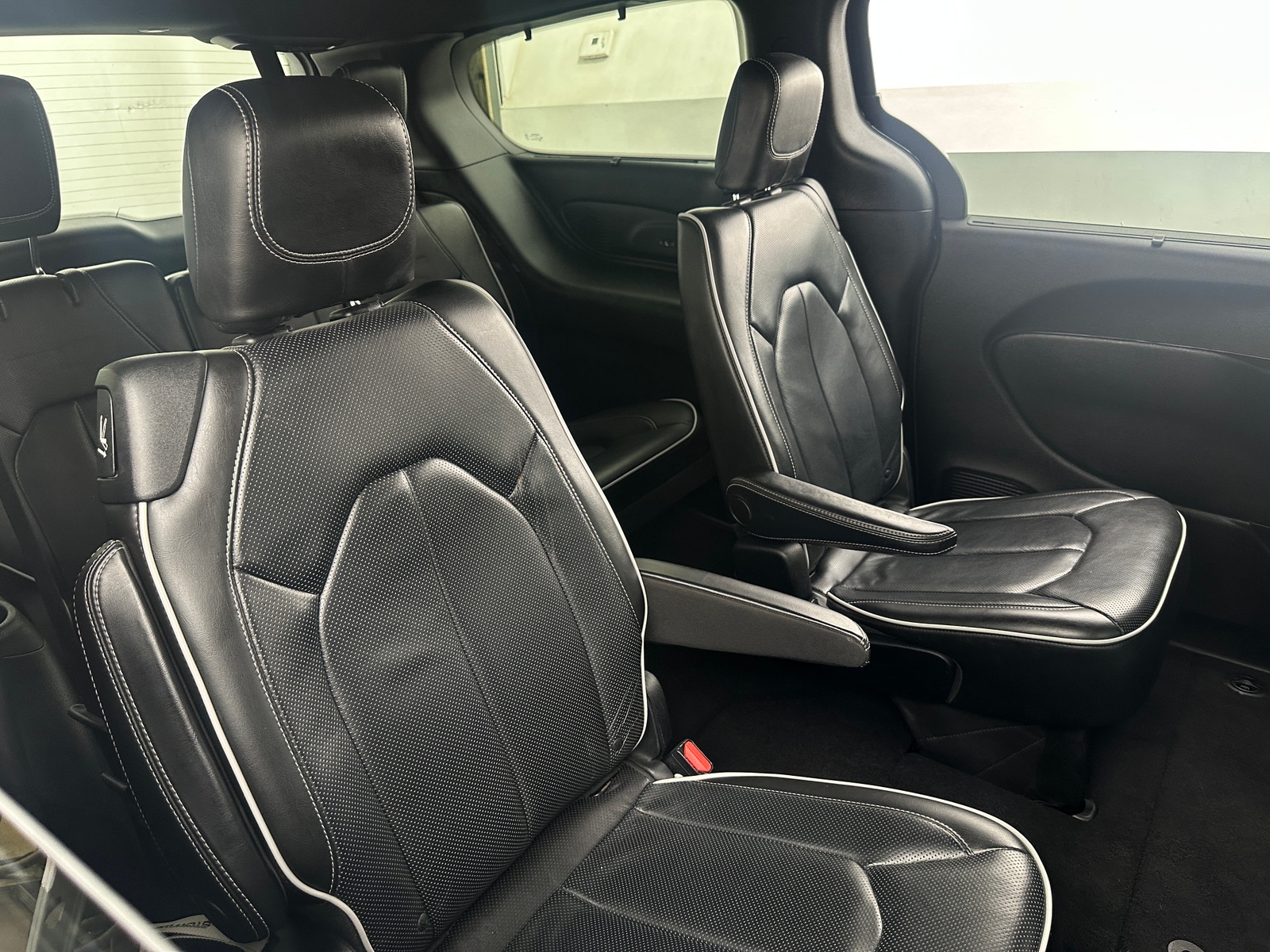 Thumbnail: 2018 Chrysler Pacifica - 5