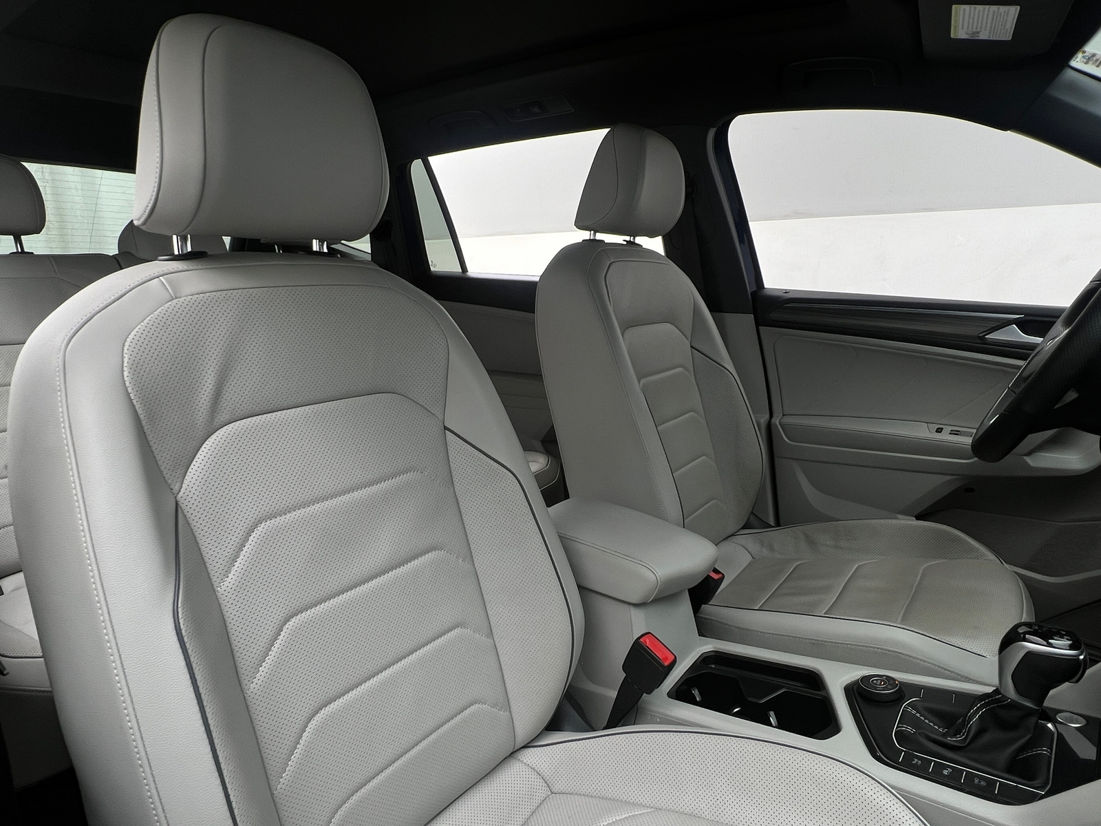 Thumbnail: 2022 Volkswagen Tiguan - 2