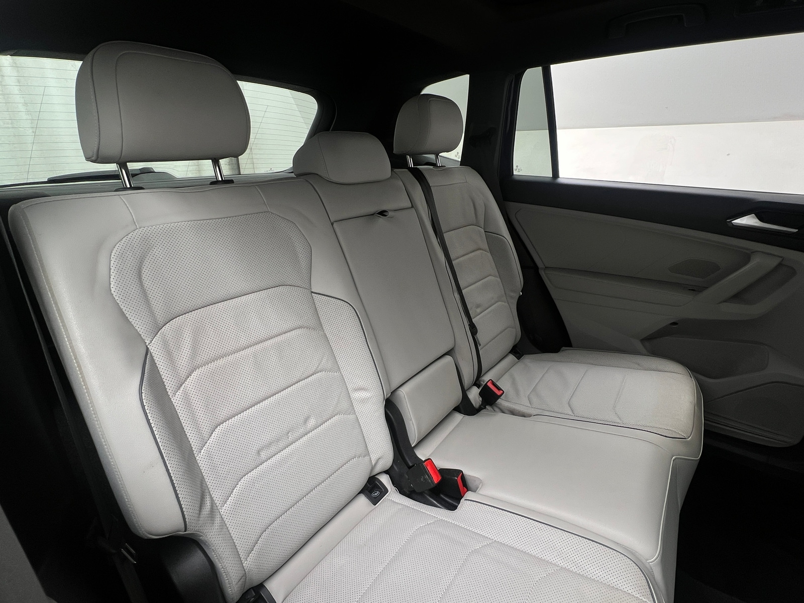 Thumbnail: 2022 Volkswagen Tiguan - 6