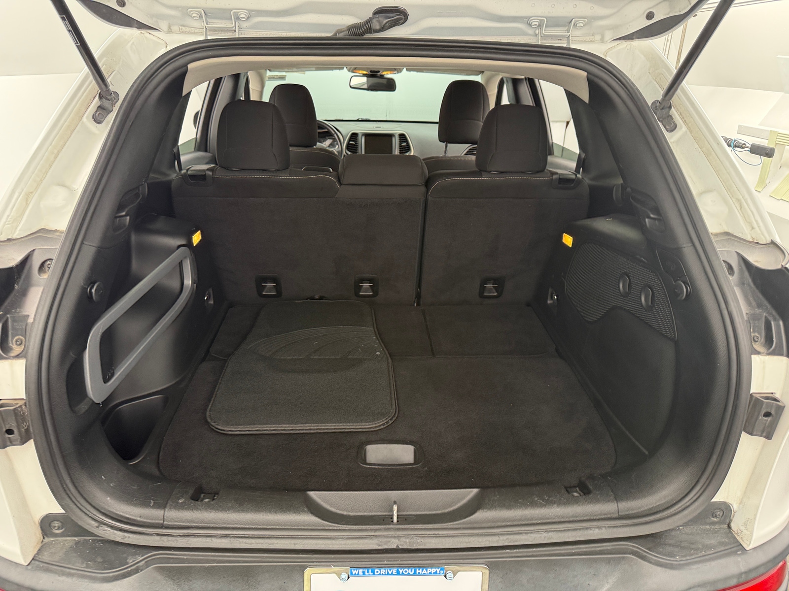 Thumbnail: 2016 Jeep Cherokee - 7