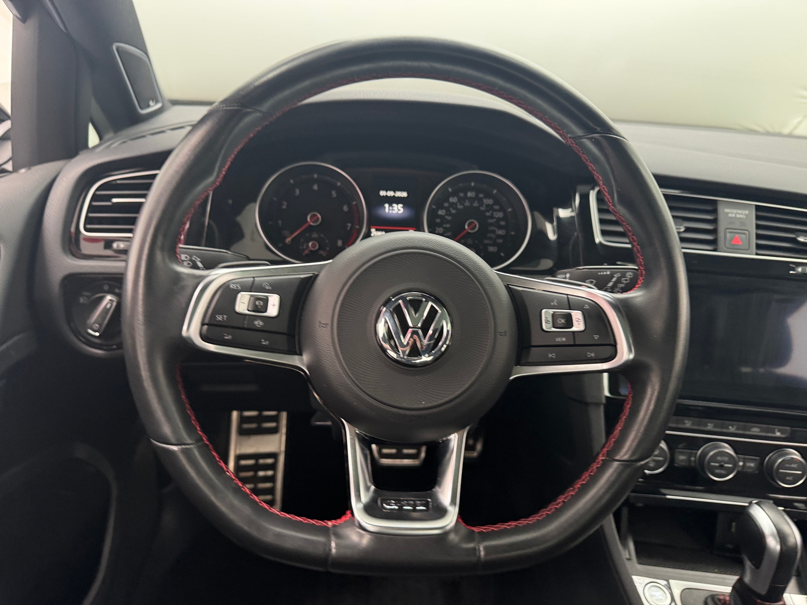 Thumbnail: 2020 Volkswagen Golf - 4