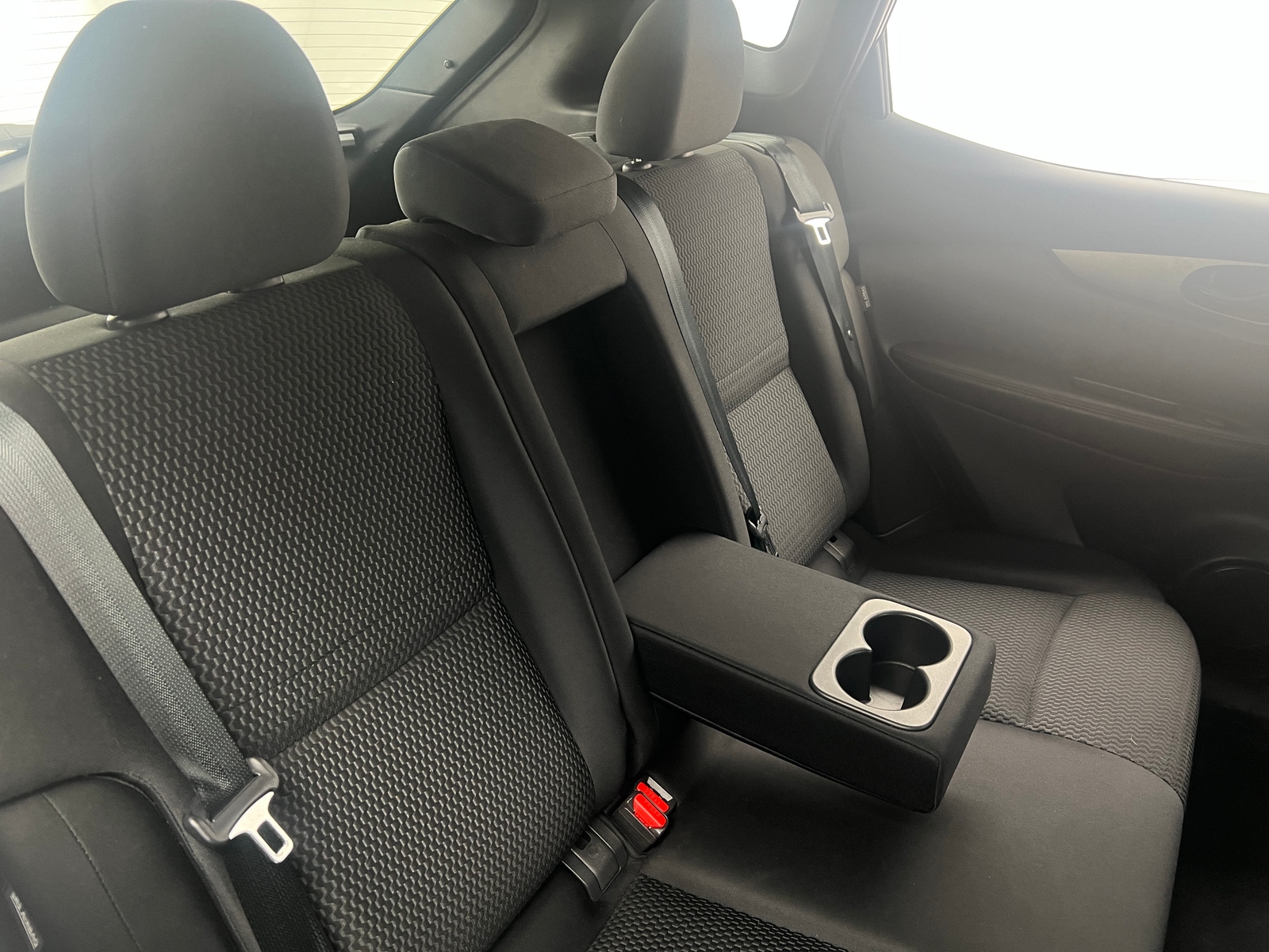 Thumbnail: 2021 Nissan Rogue Sport - 6