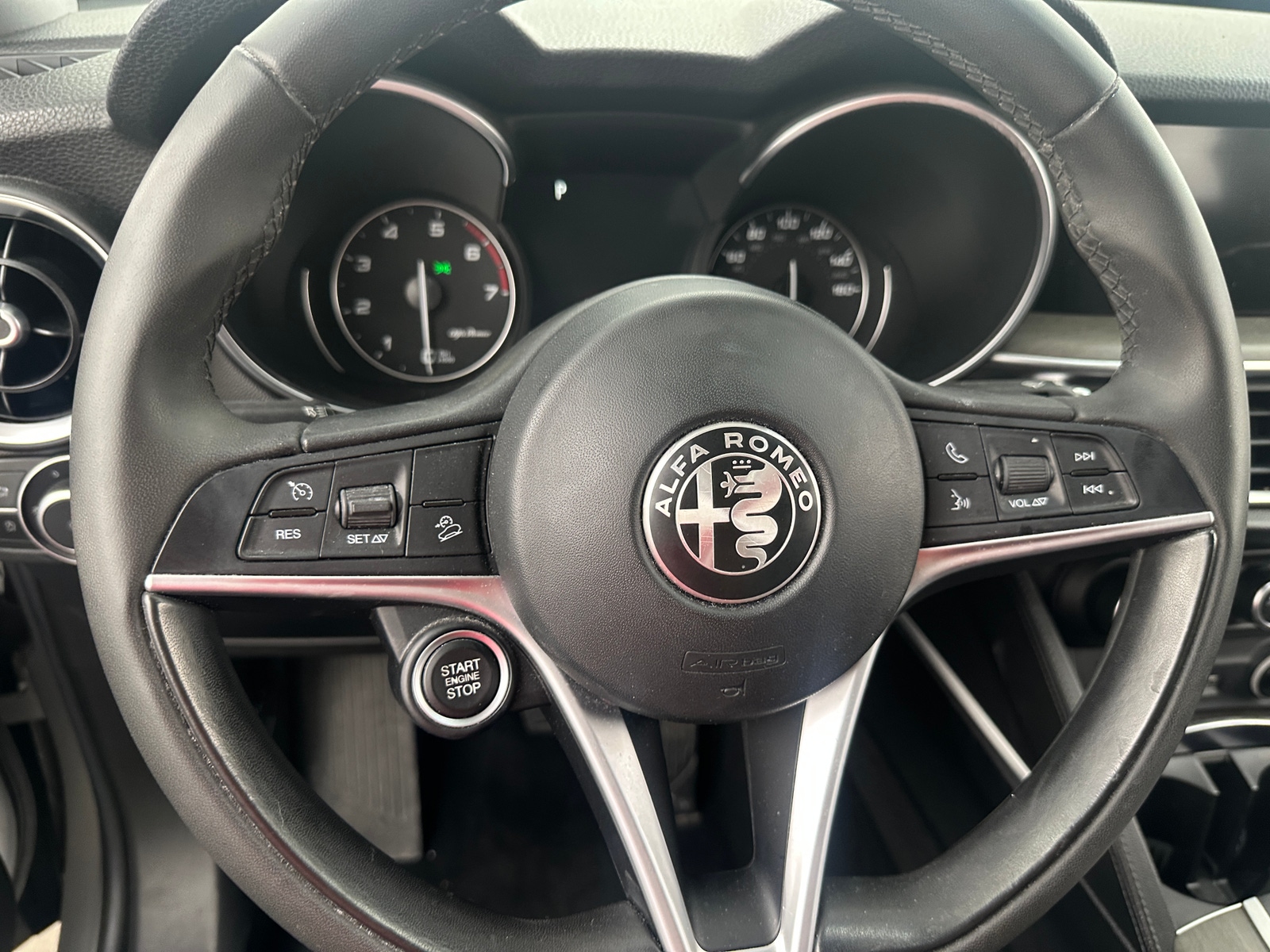 Thumbnail: 2018 Alfa Romeo Stelvio - 4