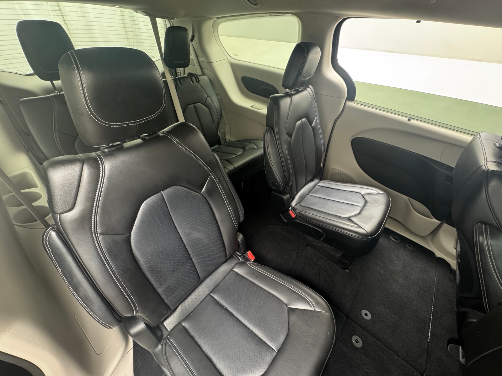 Thumbnail: 2023 Chrysler Pacifica - 5