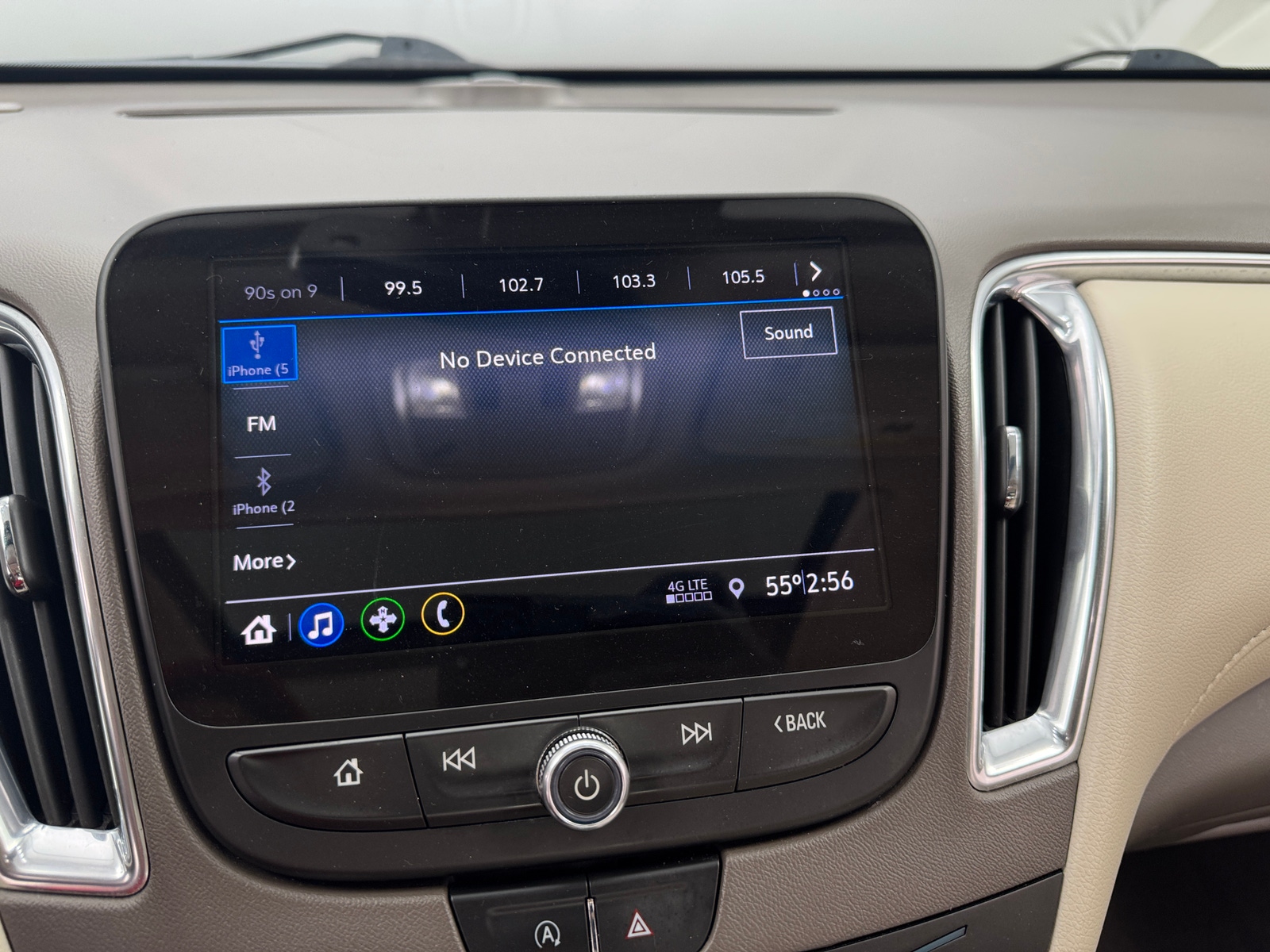 Thumbnail: 2020 Chevrolet Malibu - 3