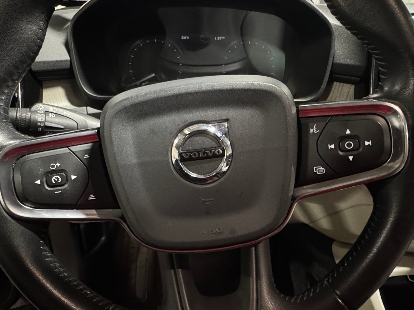 Thumbnail: 2020 Volvo XC40 - 4