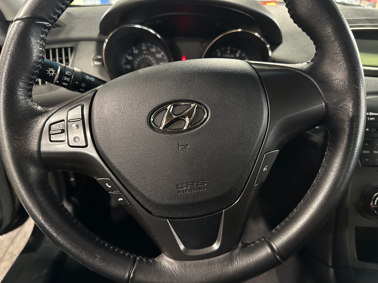 Thumbnail: 2011 Hyundai Genesis - 3