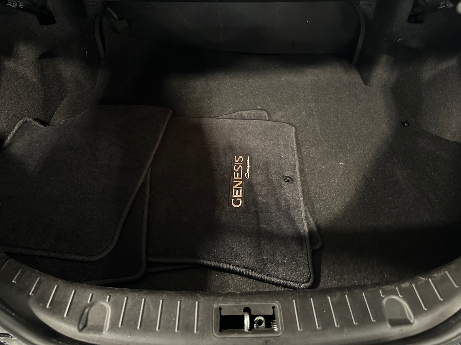 Thumbnail: 2011 Hyundai Genesis - 4