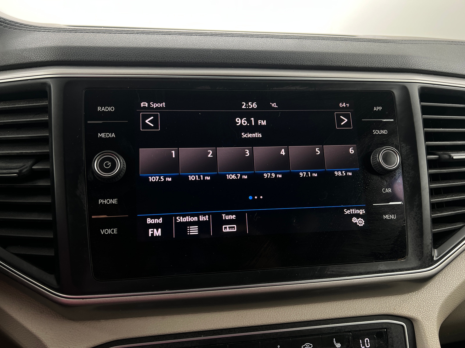 Thumbnail: 2019 Volkswagen Atlas - 3