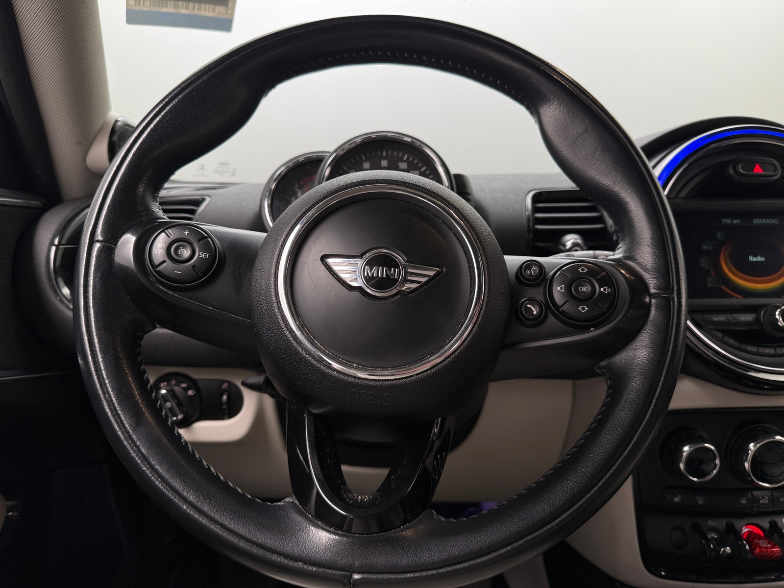 Thumbnail: 2017 MINI Cooper Clubman - 4