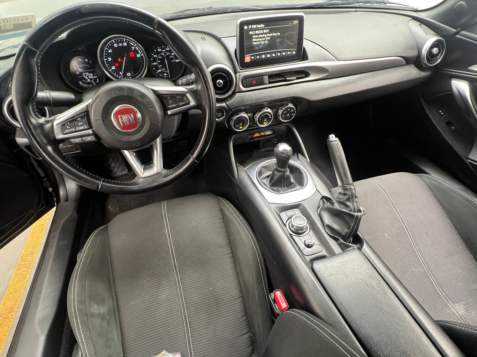 Thumbnail: 2017 Fiat 124 Spider - 3