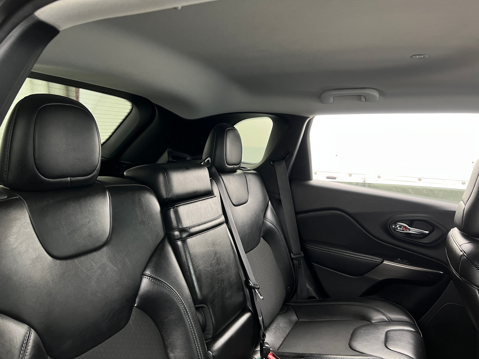 Thumbnail: 2019 Jeep Cherokee - 6