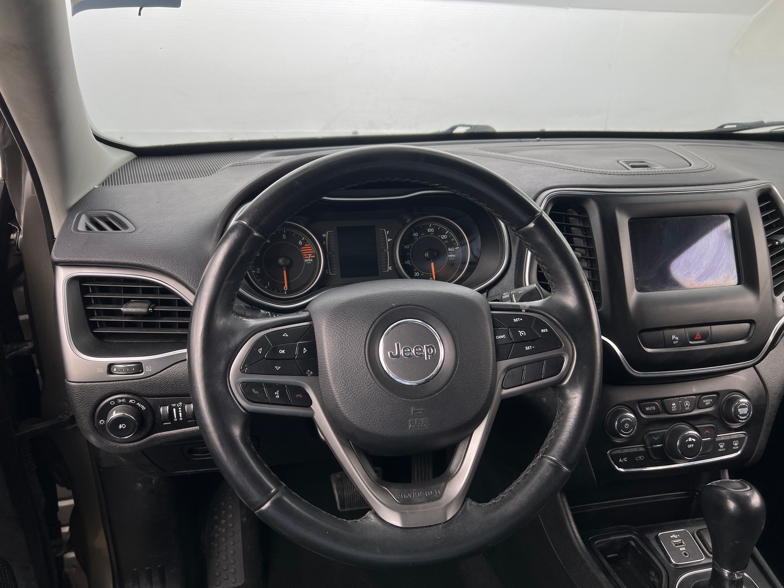 Thumbnail: 2019 Jeep Cherokee - 5