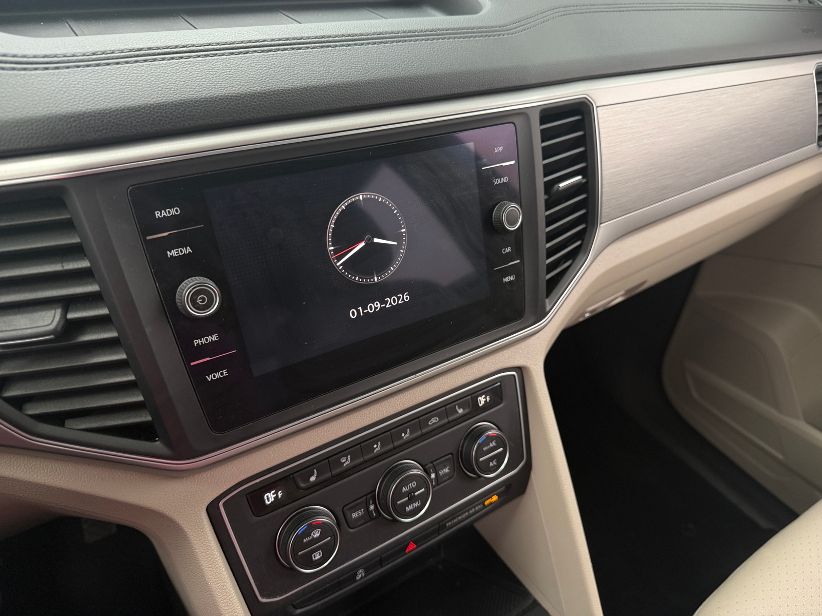 Thumbnail: 2019 Volkswagen Atlas - 3