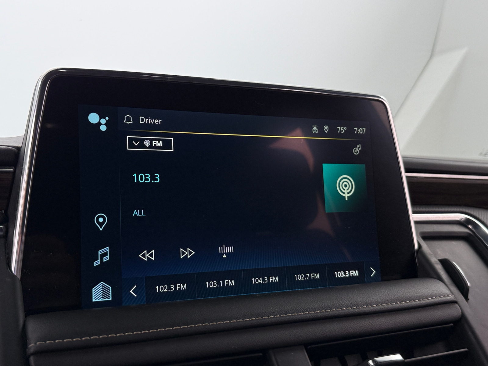 Thumbnail: 2023 Chevrolet Suburban - 3