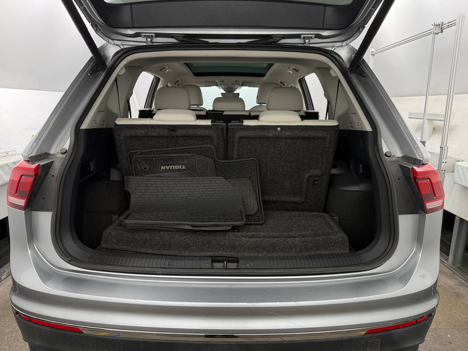 Thumbnail: 2020 Volkswagen Tiguan - 6