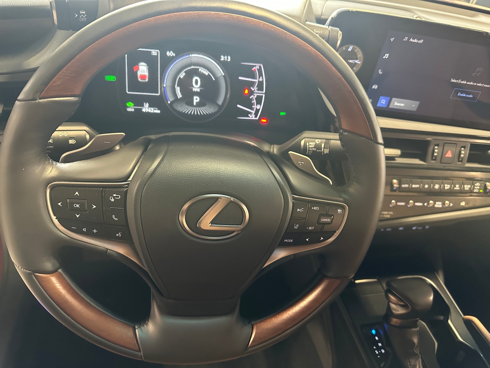 Thumbnail: 2024 Lexus ES - 4