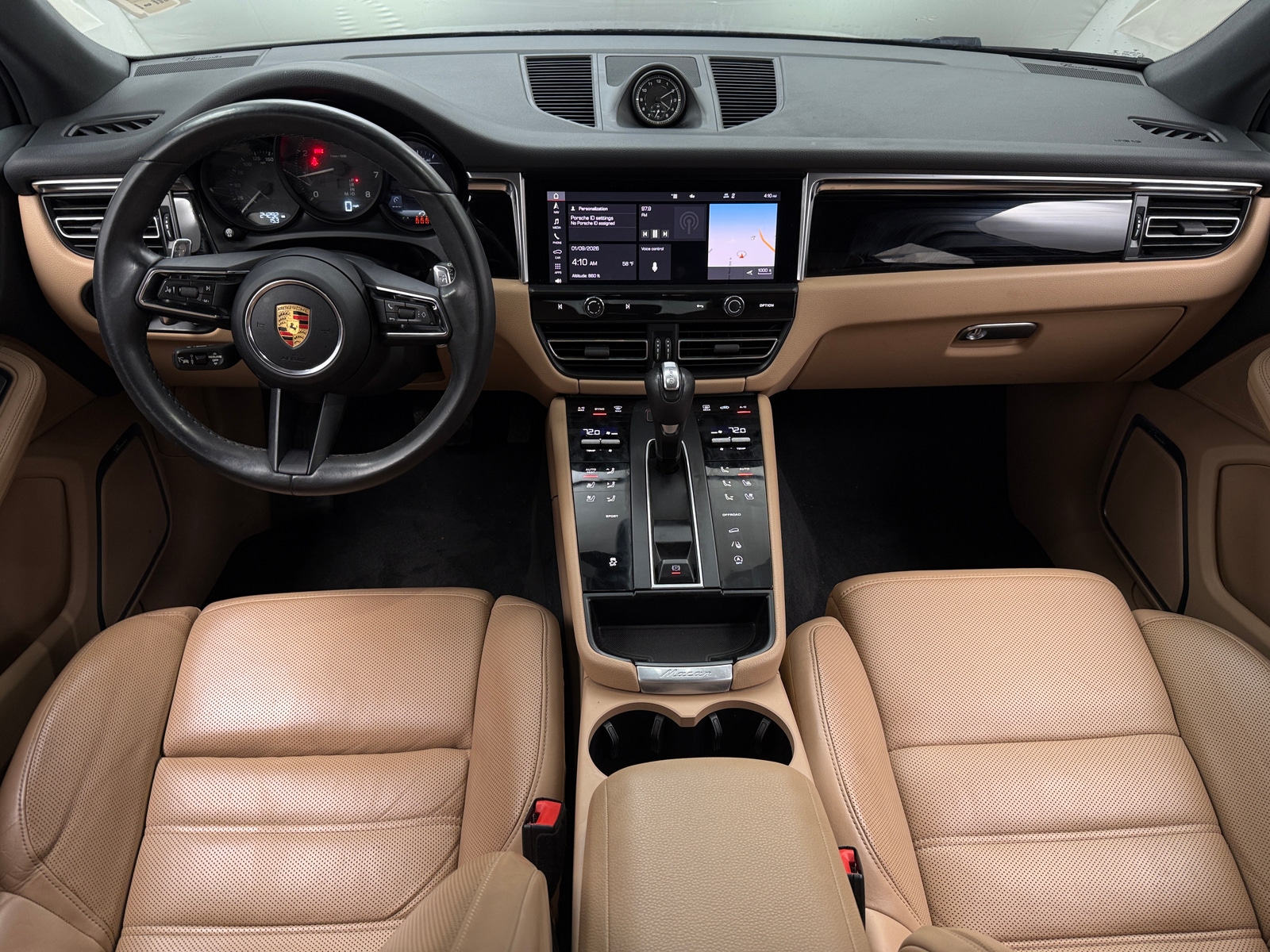 Thumbnail: 2023 Porsche Macan - 2