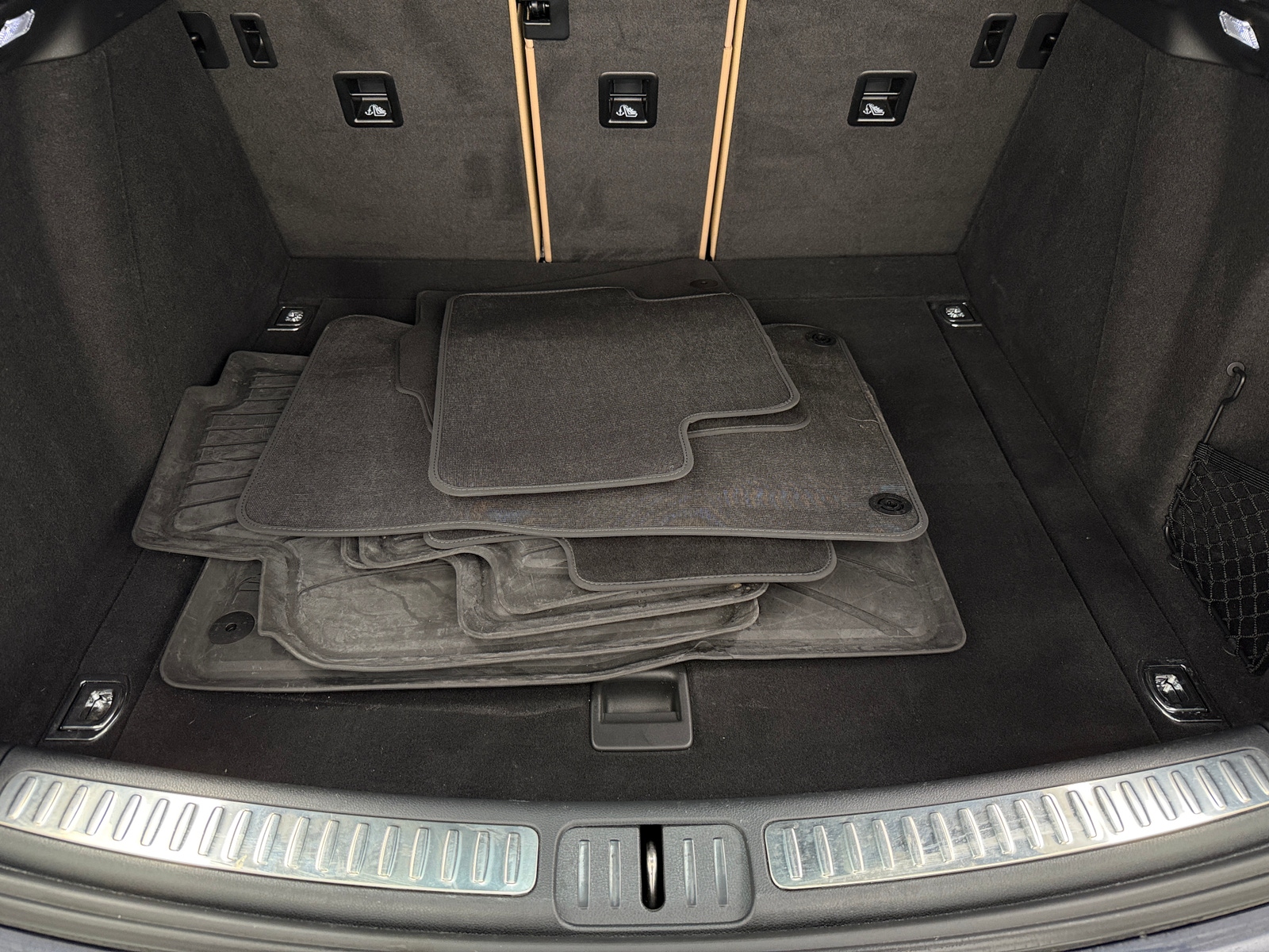 Thumbnail: 2023 Porsche Macan - 6