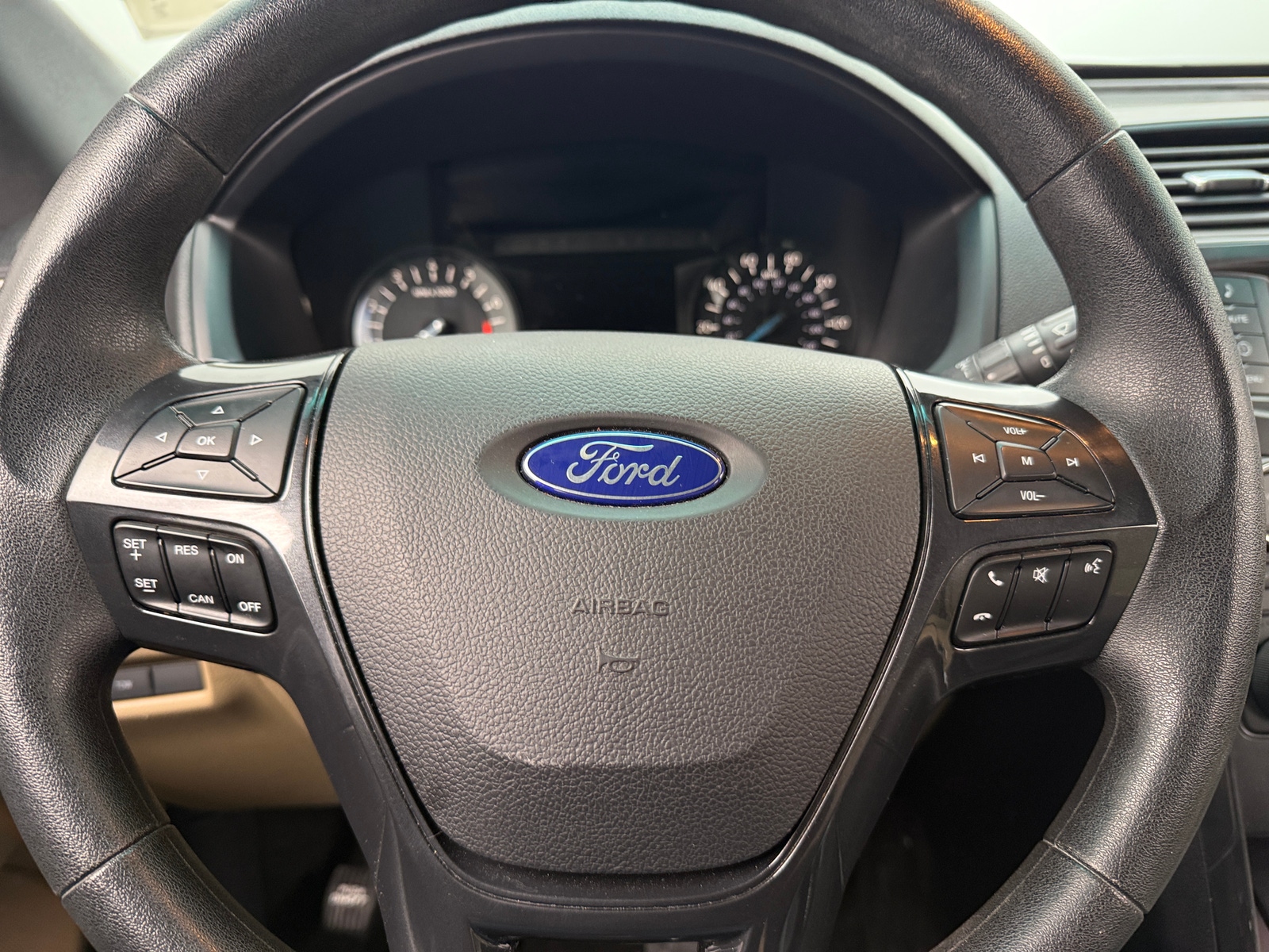 Thumbnail: 2017 Ford Explorer - 5