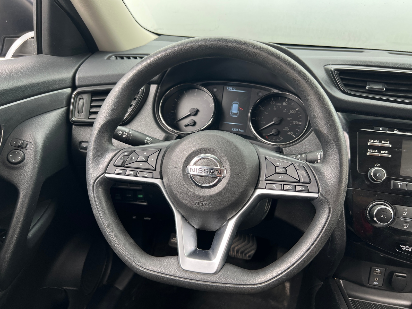 Thumbnail: 2017 Nissan Rogue - 5