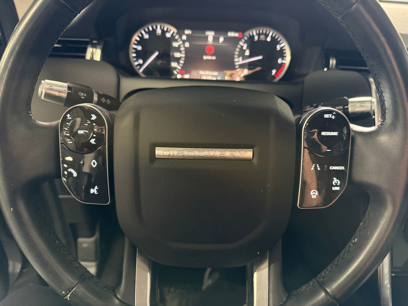 Thumbnail: 2020 Land Rover Discovery Sport - 5