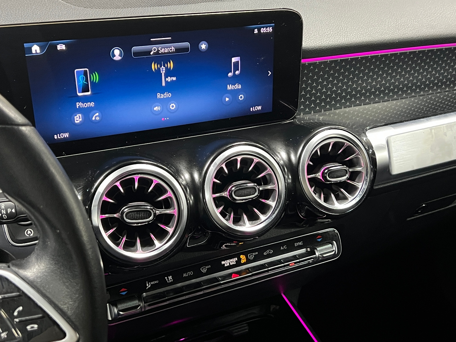 Thumbnail: 2024 Mercedes-Benz GLB - 3